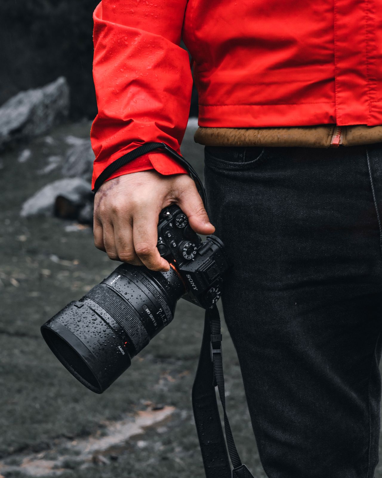 Fotógrafo con su equipo en exteriores