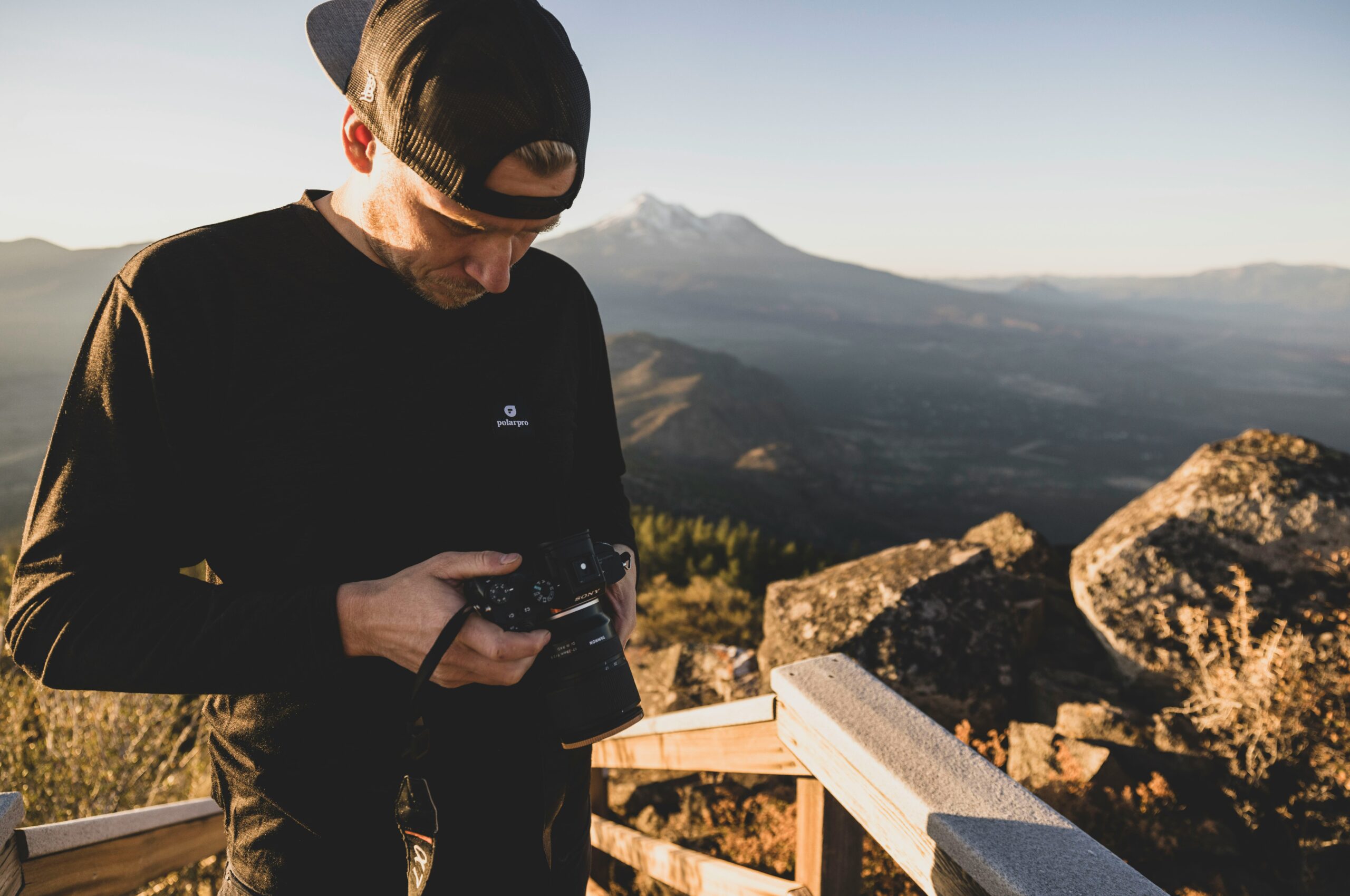 Guía para elegir equipo fotográfico como regalo de Navidad (si ya eres fotógrafo) 5 leo visions eSWac3XGqbU unsplash scaled