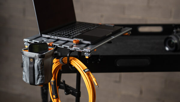 Adaptador Rock Solid Baby Ballhead (Adapta un pin de 5/8" o un receptor Junior de 1-1/8" a una rosca de 3/8"-16)